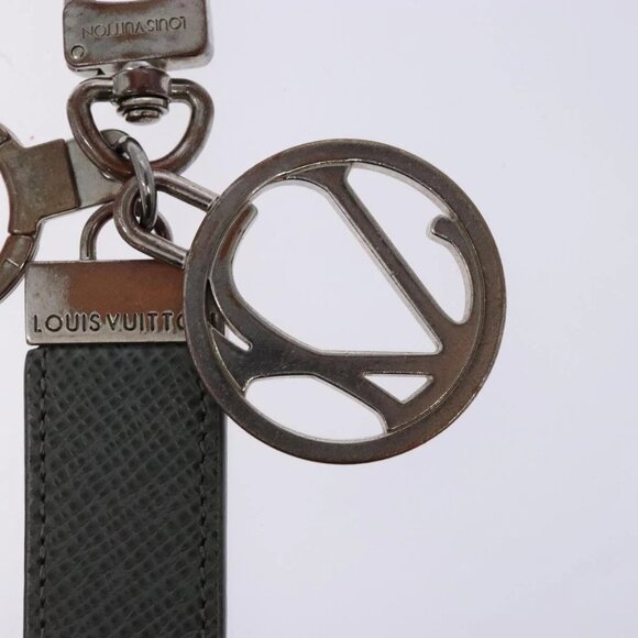 LOUIS VUITTON Taiga Porte Cles Neo LV Club Charm Gray - Picture 4 of 12